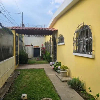 Casa de un Nivel en Venta en Sector B1, San Cristóbal